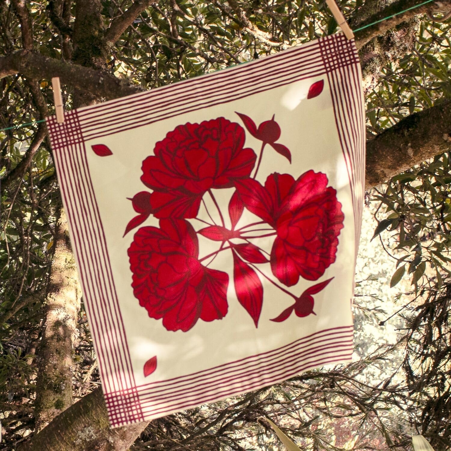 image:imageMariana Velsquez x Sur La Table Peony Napkin Red