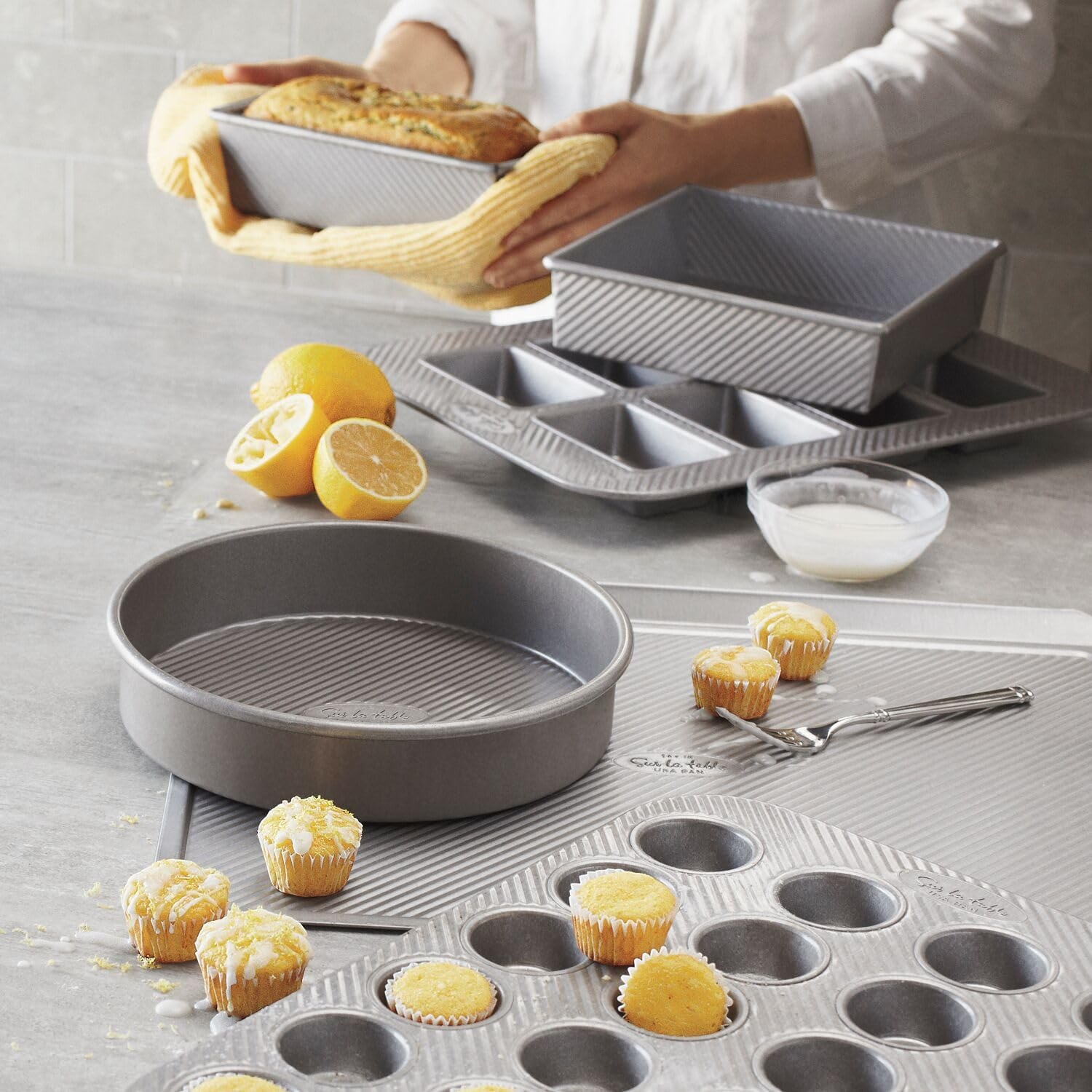 image:imageSur La Table Platinum Pro Round Cake Pan 9 Silver