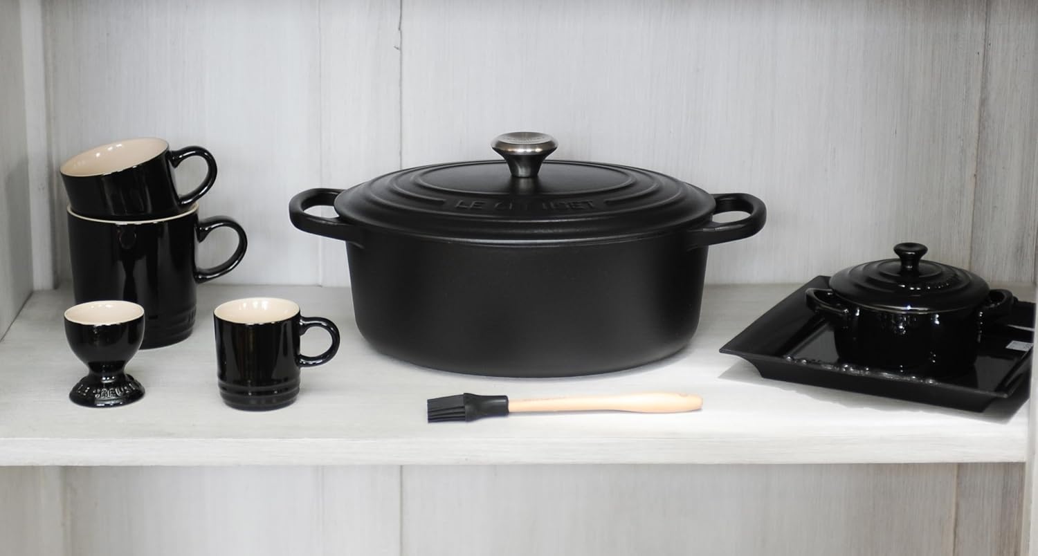 image:imageLe Creuset Enameled Cast Iron Signature Oval Dutch Oven 8 qt WhiteLicorice