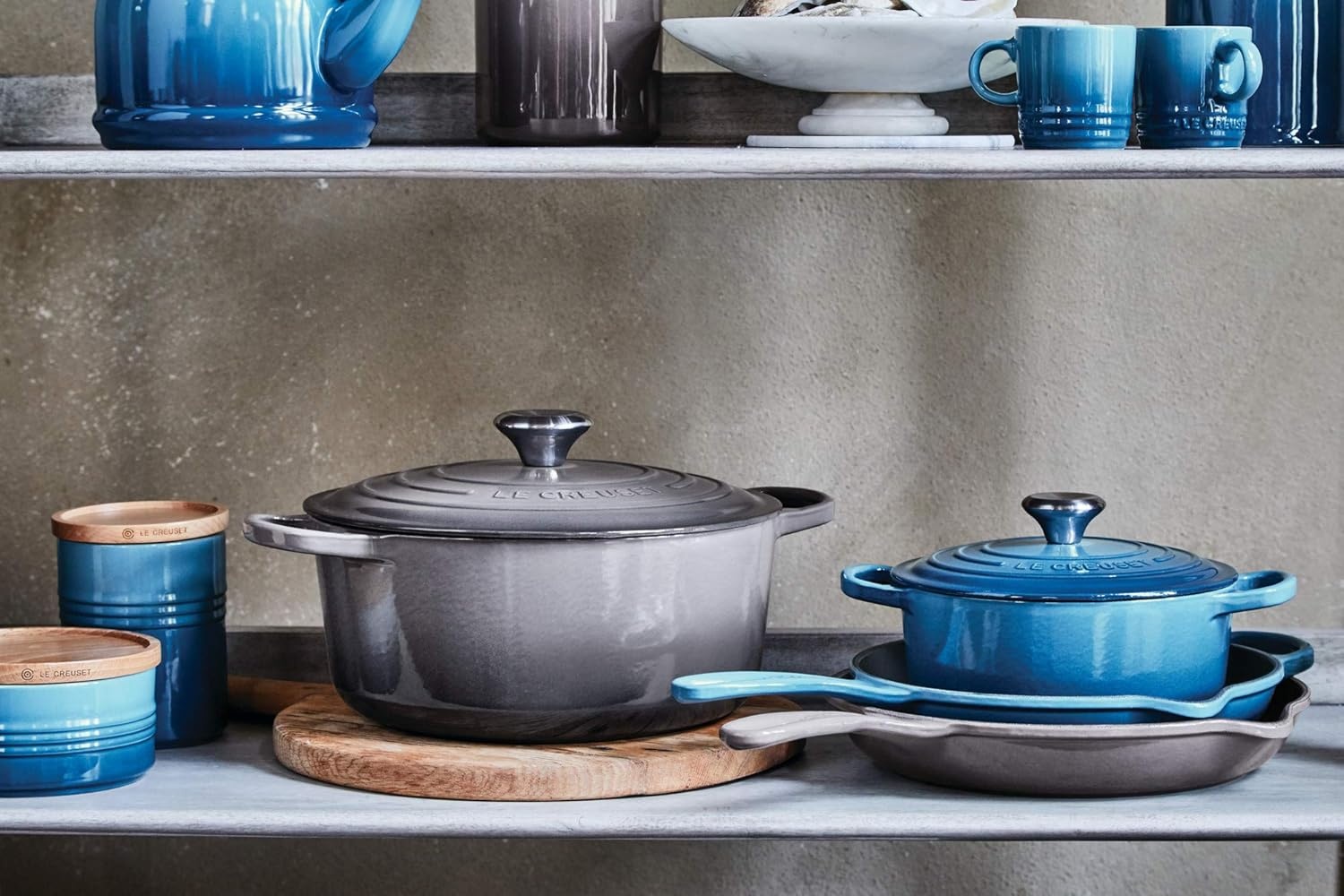 image:imageLe Creuset Enameled Cast Iron Signature Round Dutch Oven 725 qt ArtichautOyster